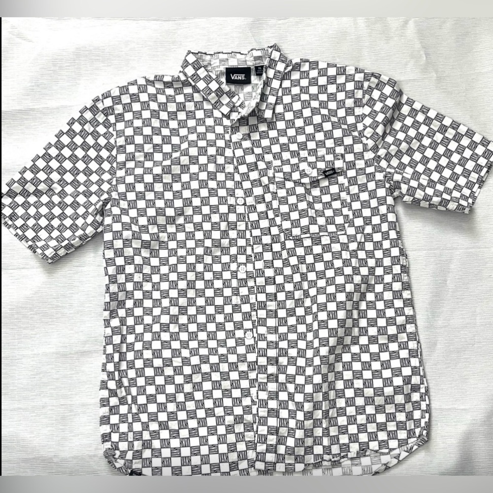 Vans youth boy button up. Black and white XL